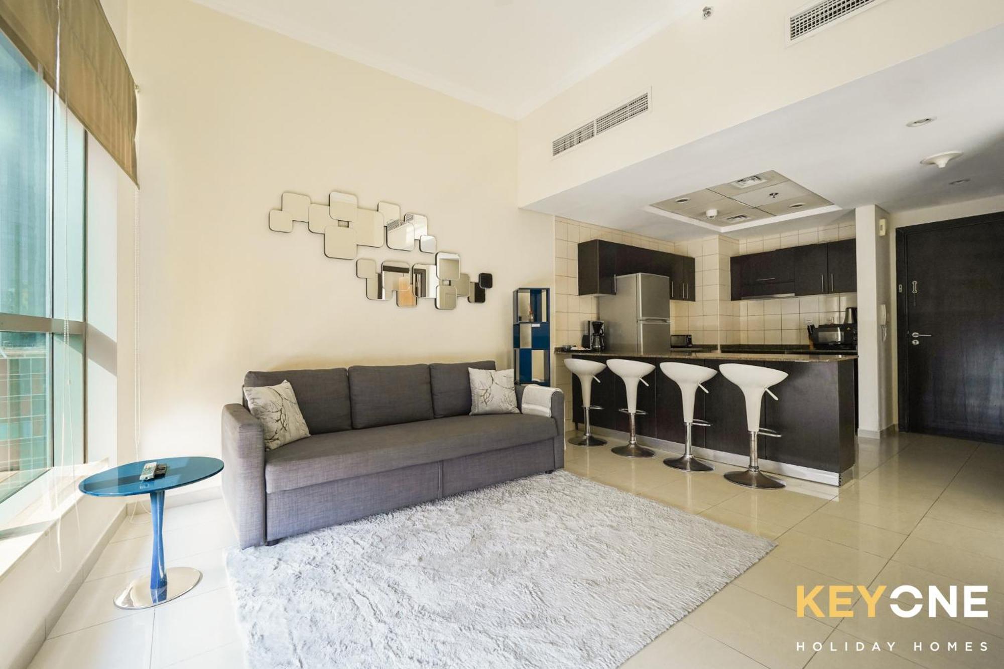 Contemporary One Bedroom With Full Marina View Appartement